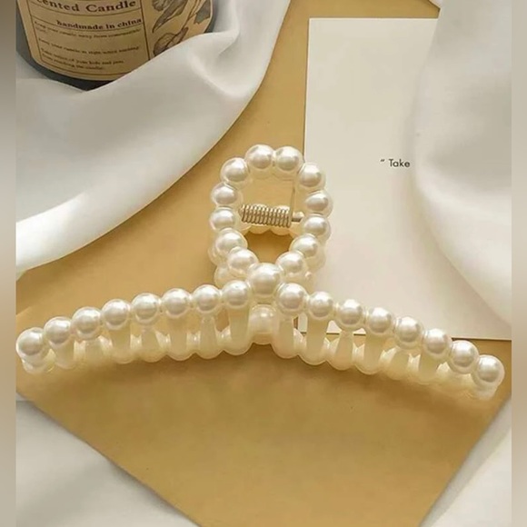 3 Piece Pearl Hair Claw Clip - Picture 2 of 4
